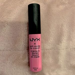🌸NYX Soft Matte Lip Cream